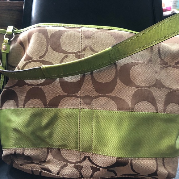 Spacious Green Coach Purse - Picture 6 of 8